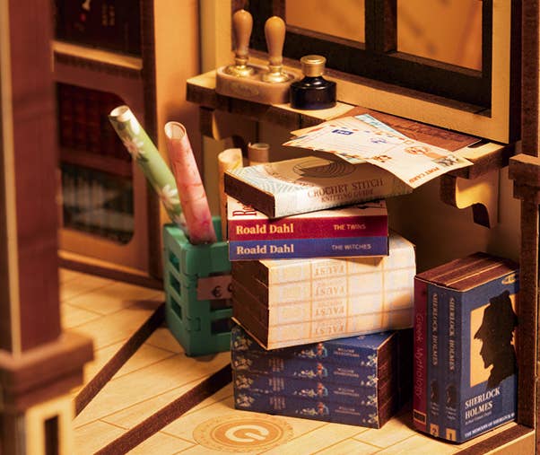 Book Nook Kit: Bookstore