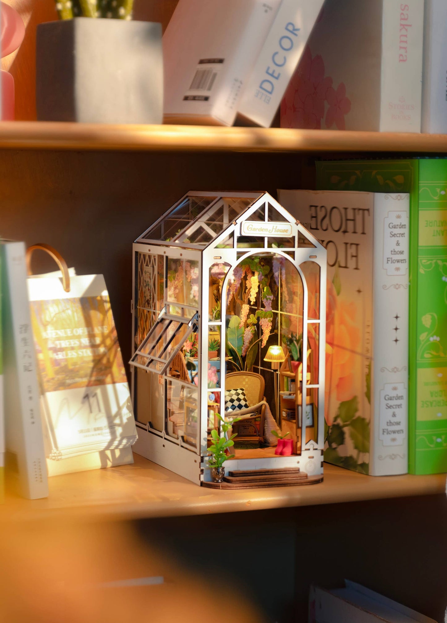 Book Nook Kit: Garden House