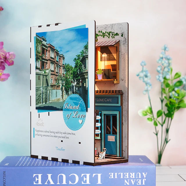 Book Nook Kit: Island of Love