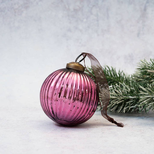 Morbærfarvet glaskugle med striber
