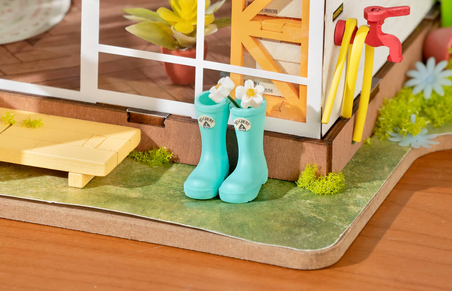 Miniature House Kit: Dreamy Garden House