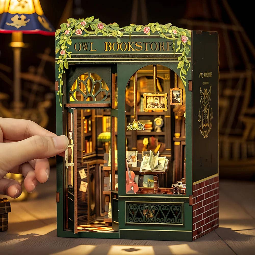 Book Nook Kit: Owl Bookstore