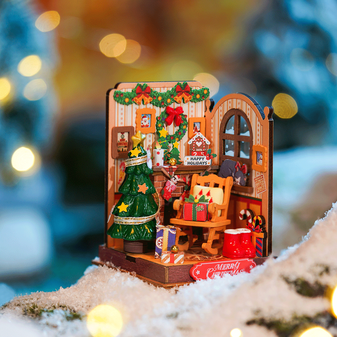 Miniature House: Christmas Fireplace