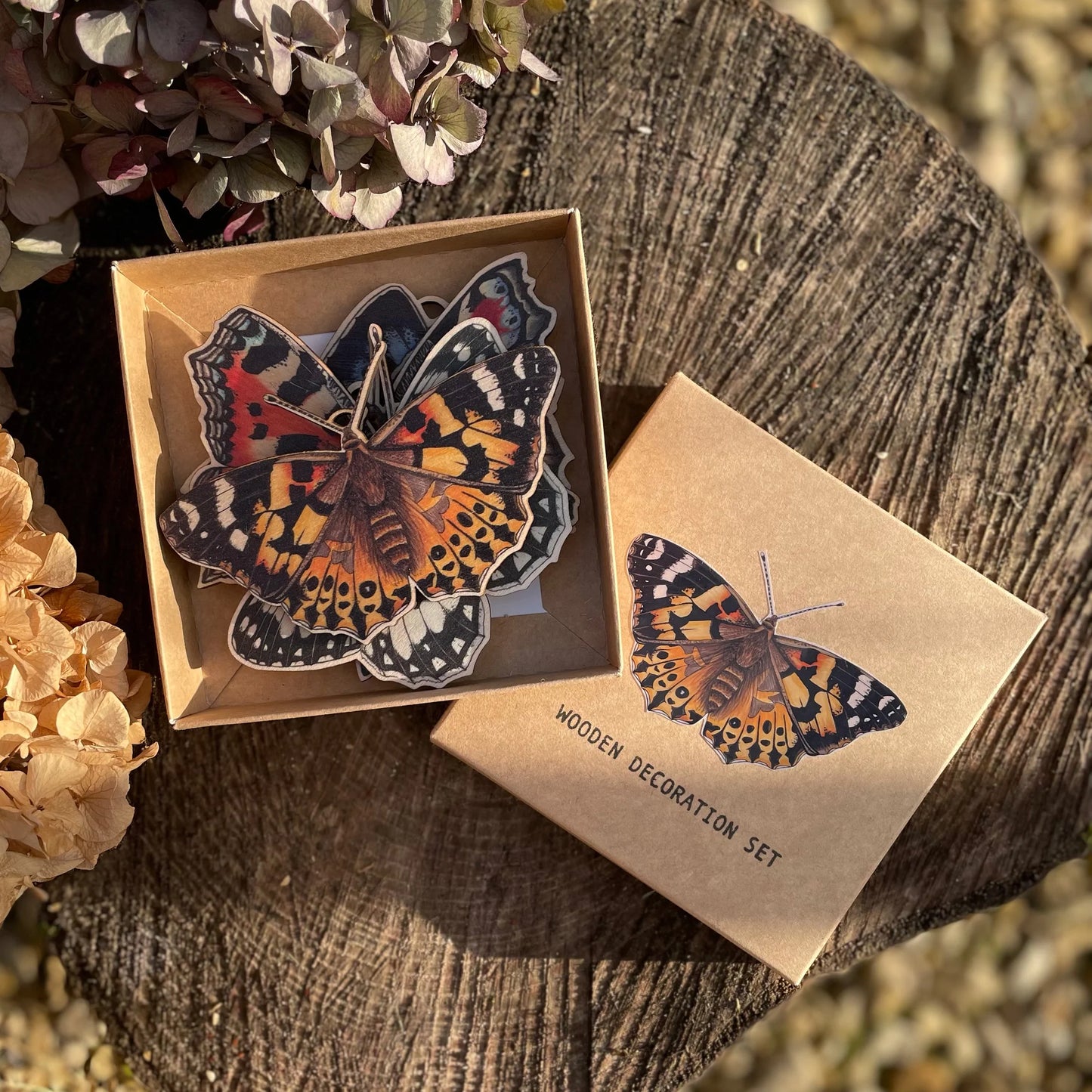 Wooden Decoration Set med sommerfugle.