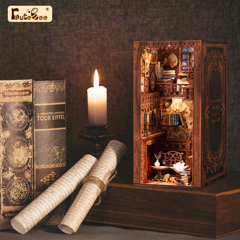 Book Nook Kit: Eternal Bookstore