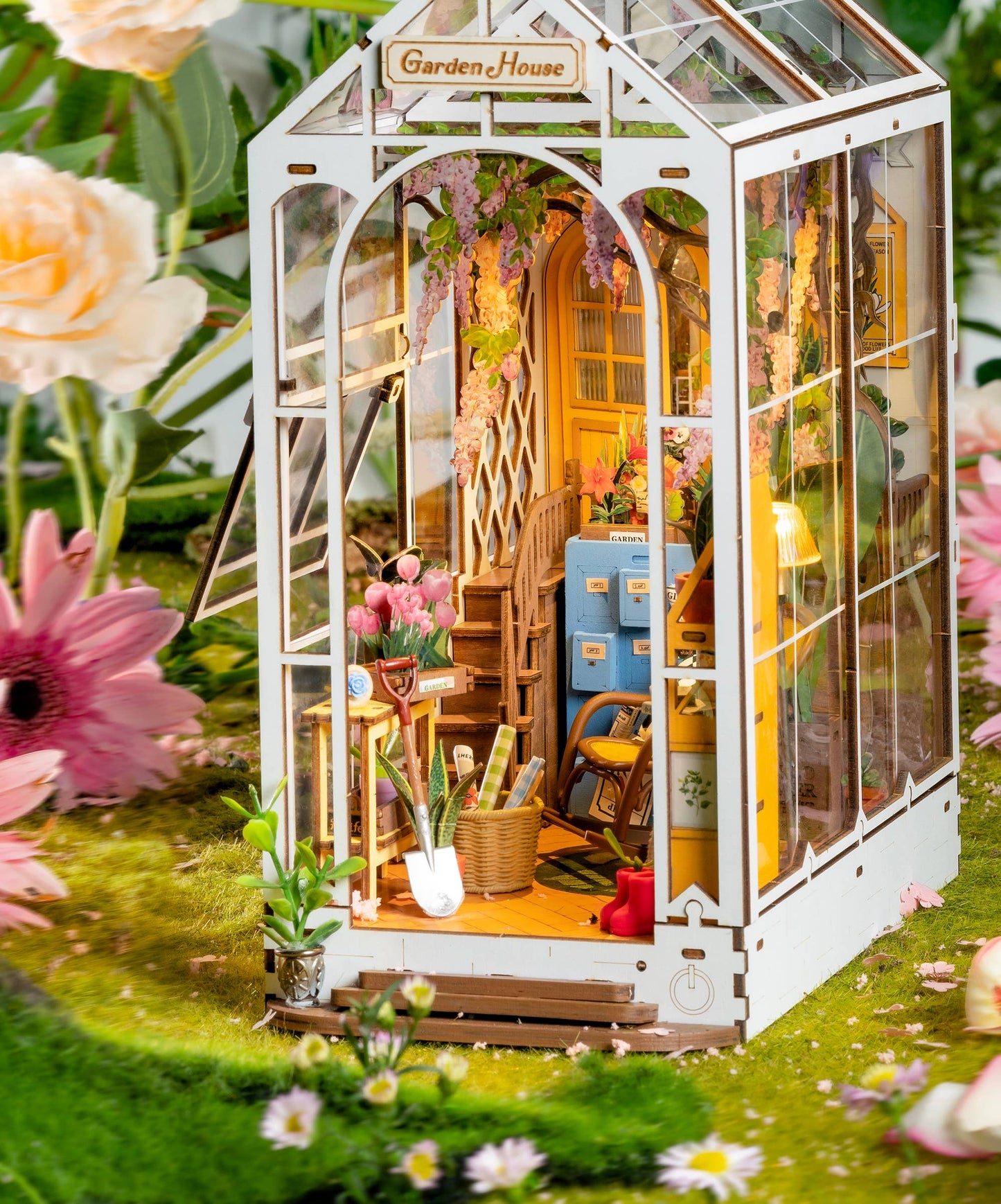 Book Nook Kit: Garden House