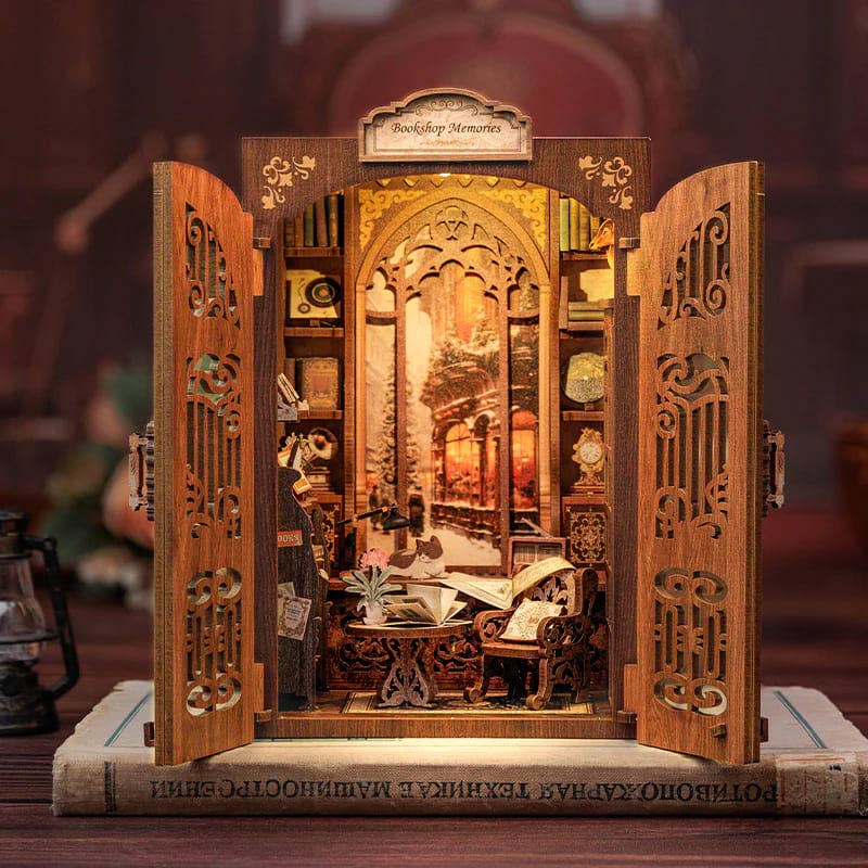 Book Nook Kit: Bookshop Memories