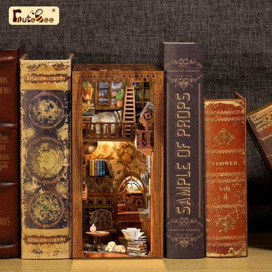 Book Nook Kit: Eternal Bookstore