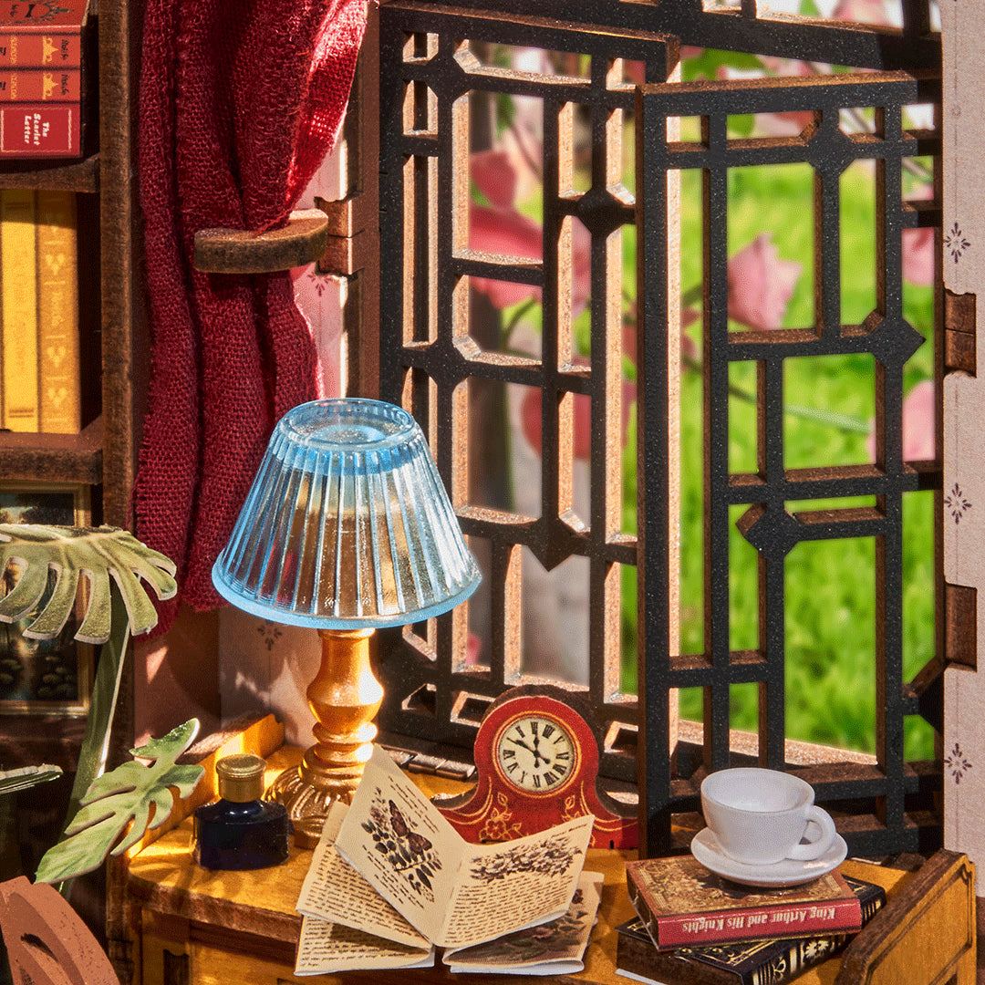 Book Nook Kit: Silent corner Study